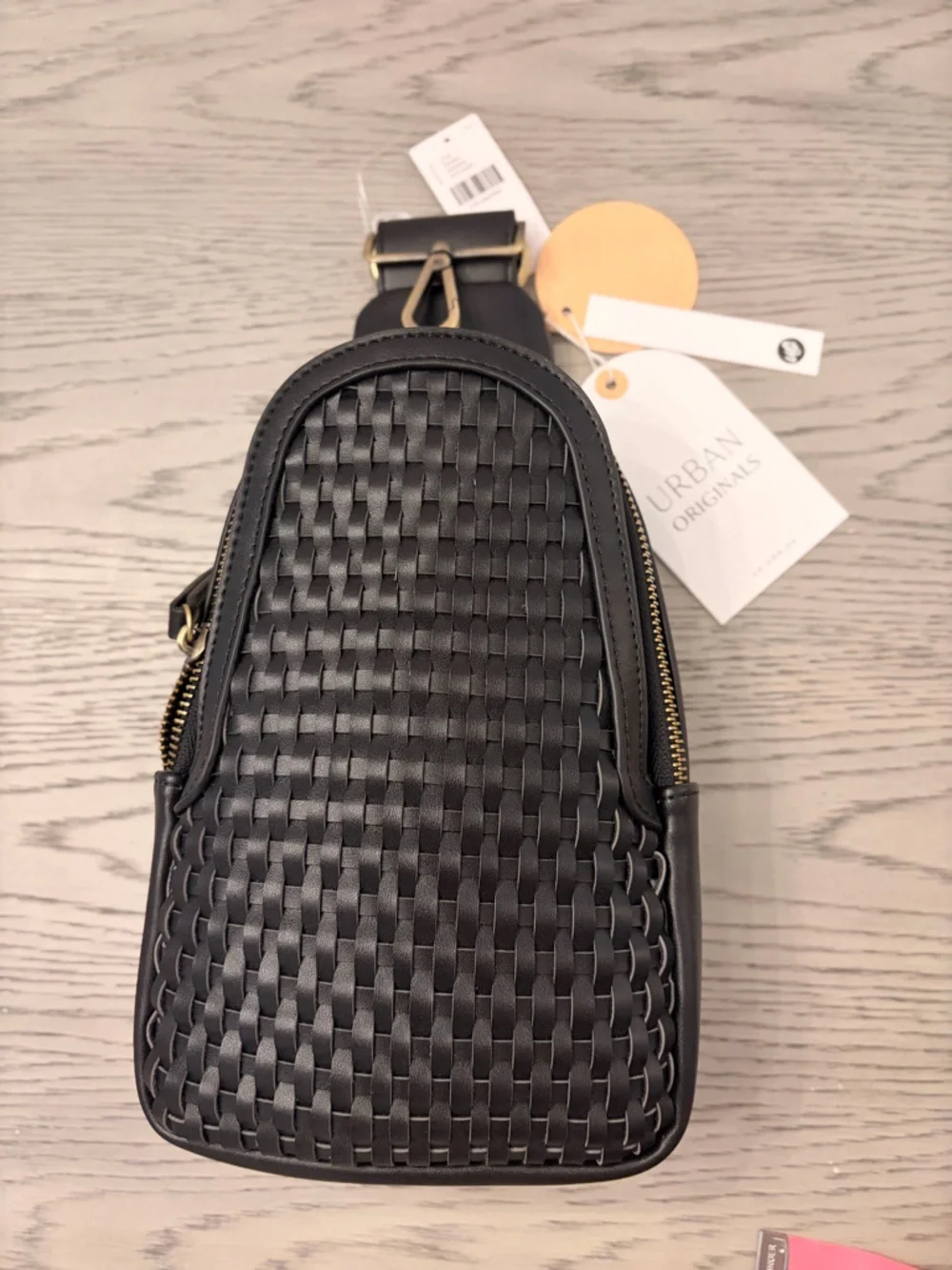 NWT Urban Originals Liberty Woven Vegan Leather Crossbody In Black - Picture 4 of 9